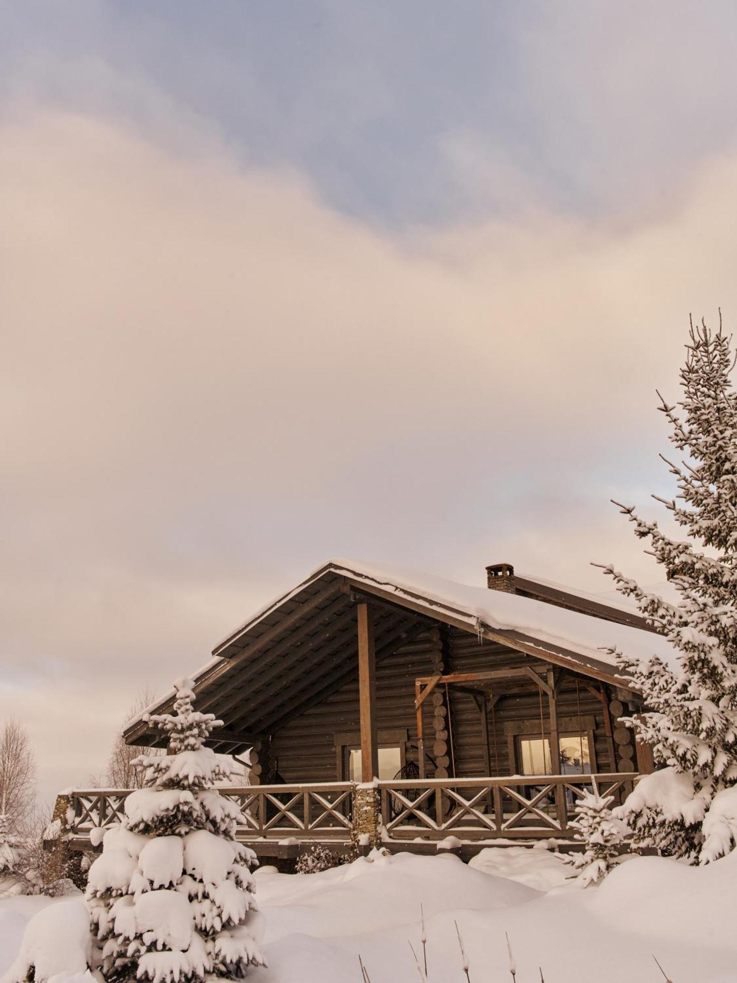 Charlton Estate Villa Yablunytsya Exterior photo