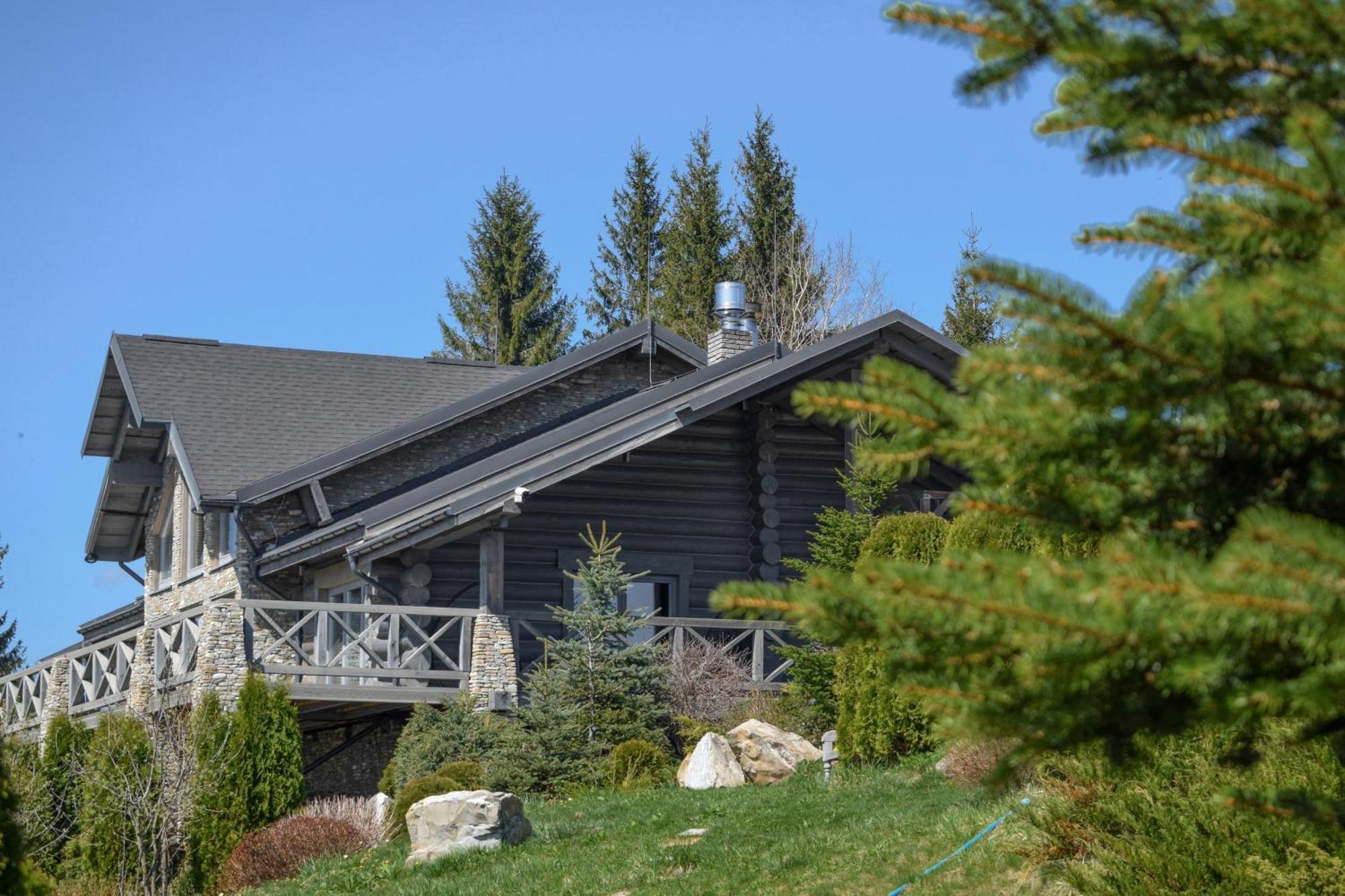 Charlton Estate Villa Yablunytsya Exterior photo